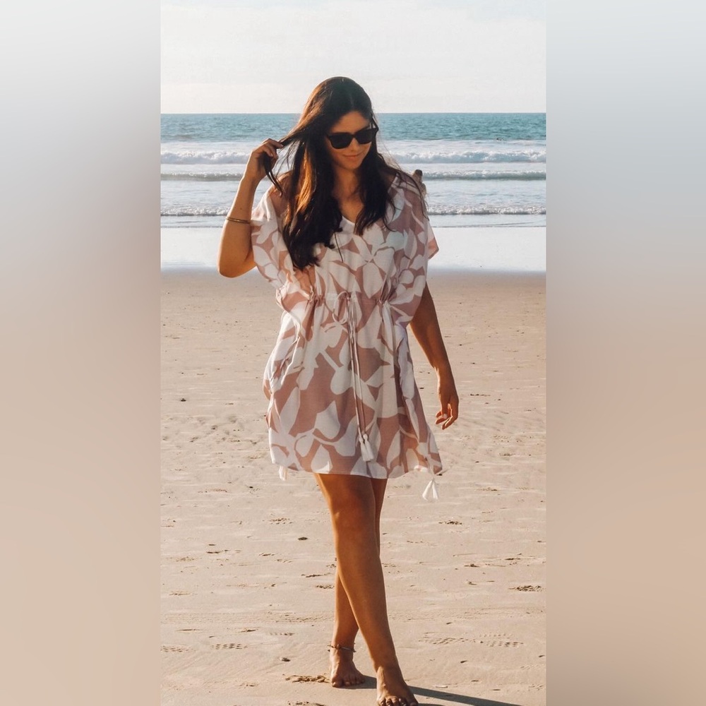 NWT Poolside Paradiso Beach Coverup